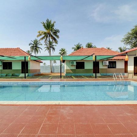 Vaccinated Staff - Capital O 77266 Light House Beach Resort Pangala Exterior foto